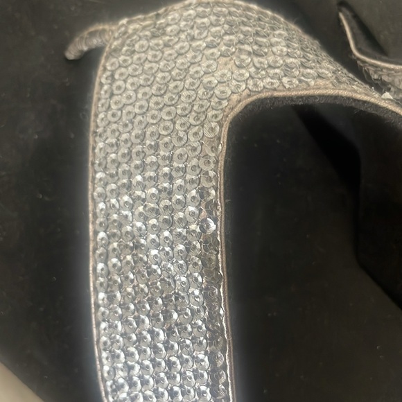 YELLOW BOX PEWTER SEQUIN FLIP FLOP - Picture 2 of 4
